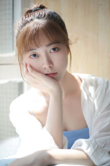 善良漂亮的女老板中字